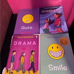 Raina Telgemeier Graphic Novel Set